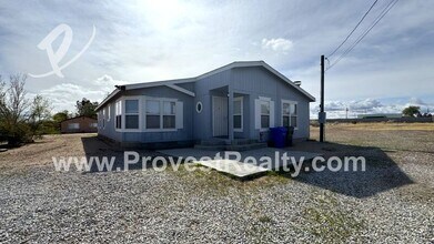 12995 Aster Rd in Victorville, CA - Building Photo - Building Photo