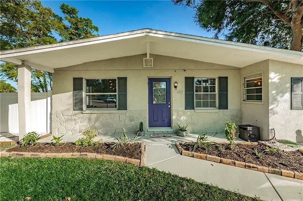 6317 S Lansdale Cir in Tampa, FL - Building Photo