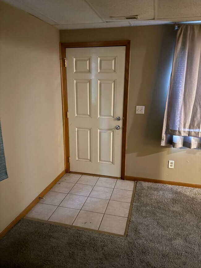 6913-6915-6915 S 39th Ave in Bellevue, NE - Building Photo - Building Photo