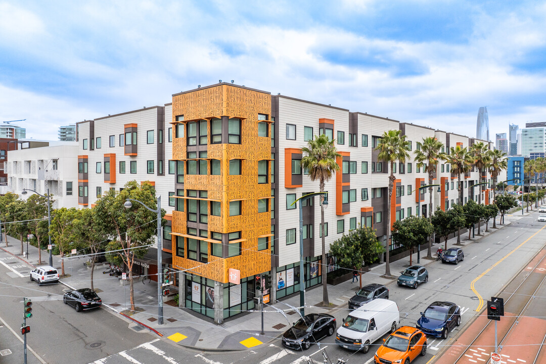 Nancy & Stephen Grand Family House in San Francisco, CA - Building Photo