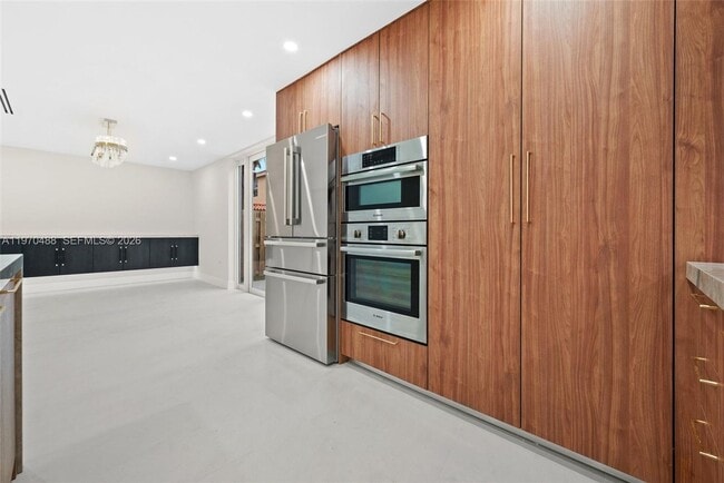 8511 NW 141st Terrace in Miami Lakes, FL - Building Photo - Building Photo