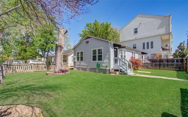 property at 1519 W 12th St