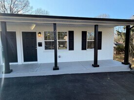 418-420 S Mulberry St in Statesville, NC - Building Photo