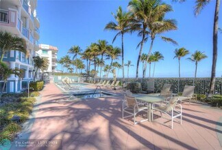 2051 SE 3rd St in Deerfield Beach, FL - Building Photo - Building Photo