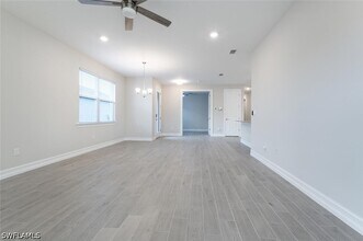 1066 Enbrook Lp in Naples, FL - Building Photo - Building Photo