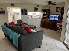 13055 SW 15th Ct in Pembroke Pines, FL - Building Photo - Building Photo