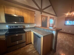 4645 NE Elliott Cir in Corvallis, OR - Building Photo - Building Photo