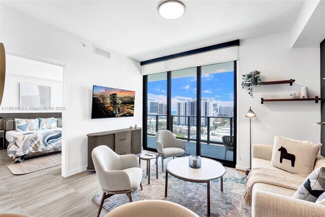 580-572 72nd St in Miami Beach, FL - Building Photo - Building Photo