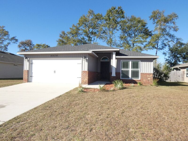 5656 Peach Dr in Pace, FL - Building Photo