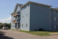 Deer Run Apartments in Howard Lake, MN - Building Photo - Building Photo