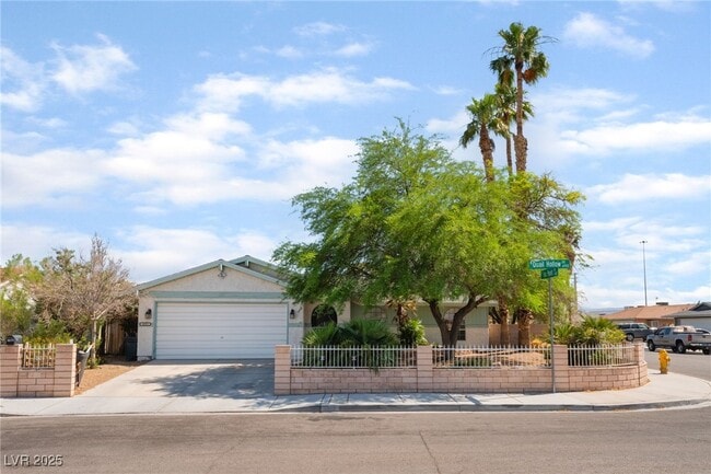 property at 6913 W Quail Hollow Dr