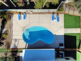 University Manor in Tucson, AZ - Building Photo