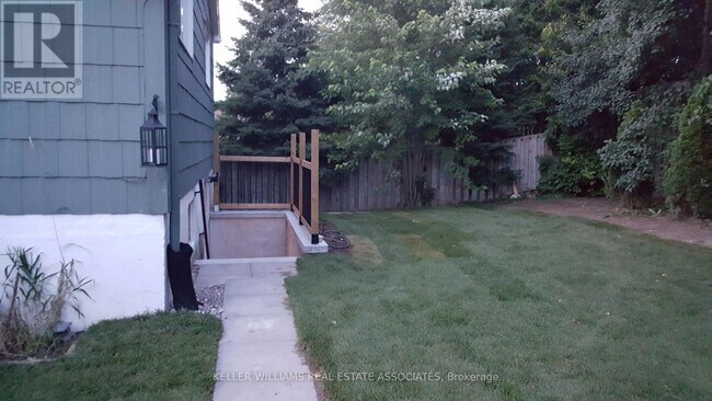 64 Brenda Blvd in Orangeville, ON - Building Photo - Building Photo