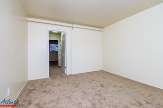 555 S 10th St in San Jose, CA - Building Photo - Building Photo