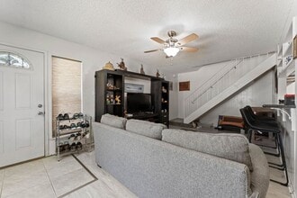 661 Oakwood Dr in Sparks, NV - Building Photo - Building Photo