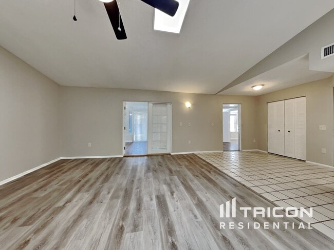 11404 Larkwood Way in Tampa, FL - Building Photo - Building Photo