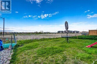 682 Laking Terrace in Milton, ON - Building Photo - Building Photo