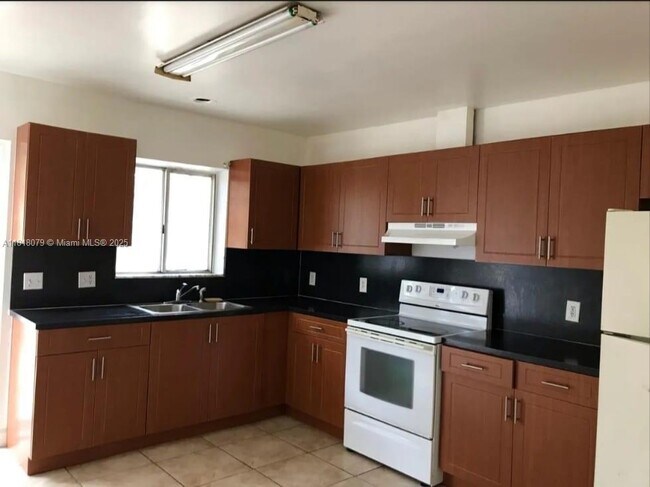 7801 NW 6th Ave in Miami, FL - Building Photo - Building Photo