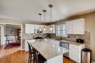 4035 Schillinger Dr in Naperville, IL - Building Photo - Building Photo