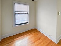 534 W Cornelia Ave, Unit 102 in Chicago, IL - Building Photo - Building Photo