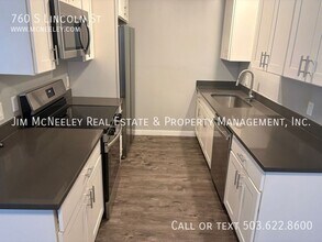 760 S Lincoln St in Seaside, OR - Building Photo - Building Photo