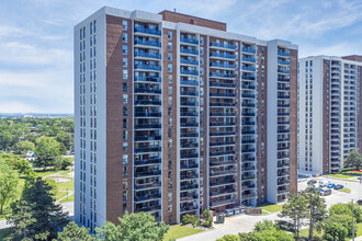 Shaw Towers in Brampton, ON - Building Photo - Building Photo