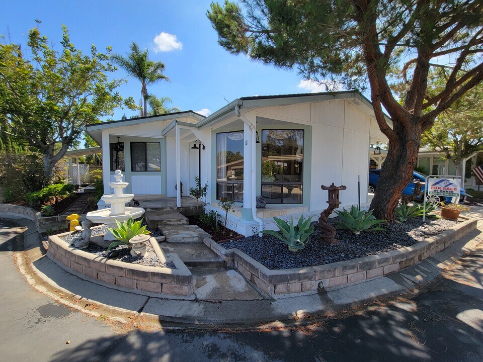 18 Tahquitz Ct in Camarillo, CA - Building Photo