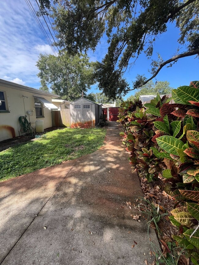 property at 516 Northmoor Ave N