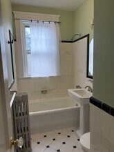 52 Babcock St, Unit 5 in Brookline, MA - Building Photo - Building Photo