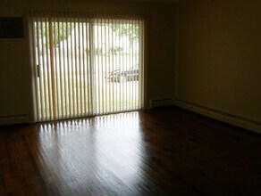 4200 Rochester Rd in Royal Oak, MI - Building Photo - Building Photo