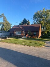 711 7th Ave, Unit 711 Ground Level in Grinnell, IA - Foto de edificio - Building Photo