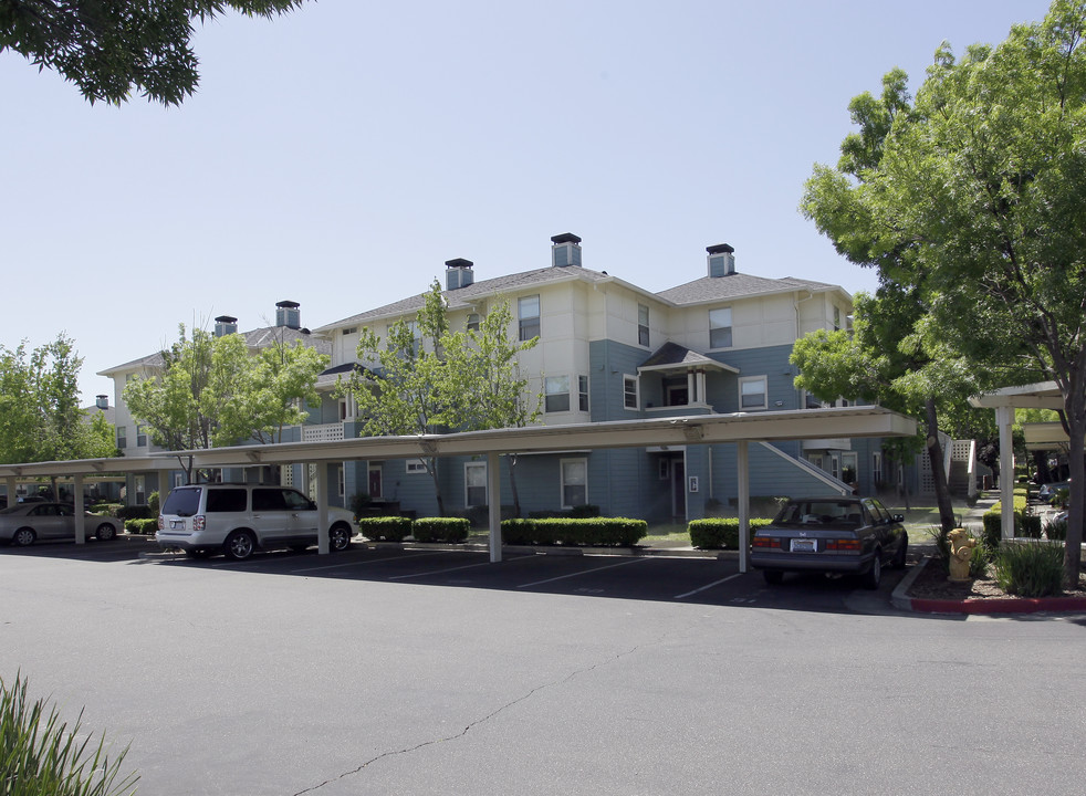 Sunset Creek Apartments in Fairfield, CA - Building Photo