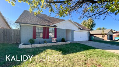 8401 Azurewood Dr in Oklahoma City, OK - Building Photo - Building Photo