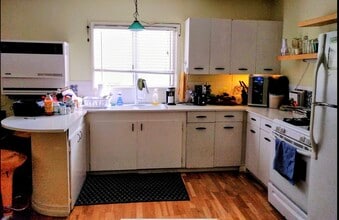 223 41st St in Manhattan Beach, CA - Building Photo - Building Photo