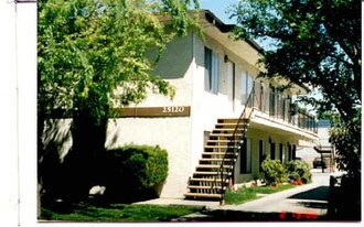 25120 Frampton Ave in Harbor City, CA - Building Photo