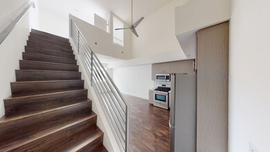 Lindblade Lofts in Los Angeles, CA - Building Photo - Interior Photo