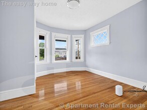 254 Main St in Medford, MA - Foto de edificio - Building Photo
