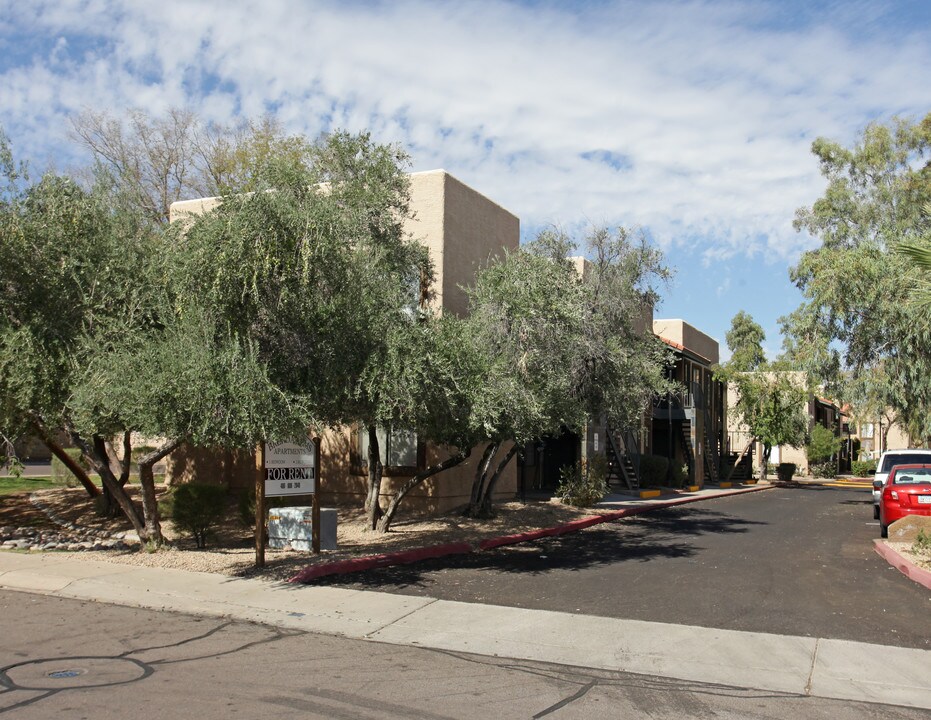 Brenda Arms in Tempe, AZ - Building Photo
