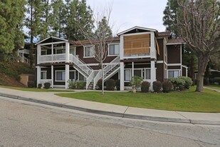 Vantage Point Apartments in Bakersfield, CA - Building Photo