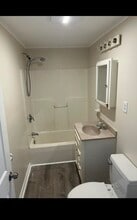 37 Maple St, Unit 3 in Webster, MA - Foto de edificio - Building Photo