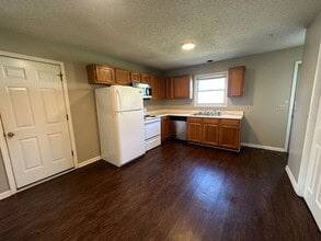 1004 Northwood Dr in Murray, KY - Foto de edificio - Building Photo
