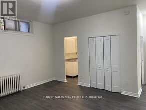 1582 Bathurst St in Toronto, ON - Building Photo - Building Photo