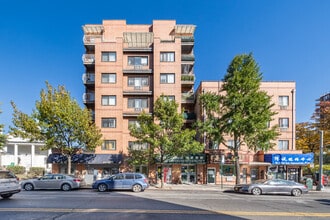 85-19 Broadway in Elmhurst, NY - Building Photo - Building Photo