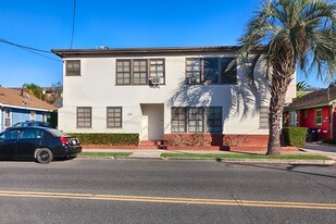 1026 Ximeno Ave in Long Beach, CA - Building Photo