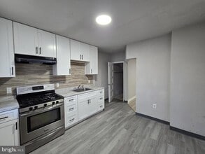 5140 N Fairhill St in Philadelphia, PA - Foto de edificio - Building Photo