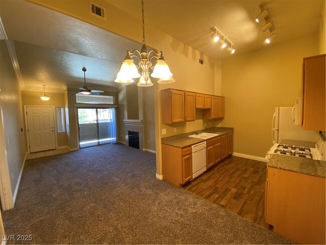 8985 S Durango Dr in Las Vegas, NV - Building Photo - Building Photo
