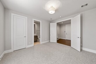 4021 University Grove St in Houston, TX - Building Photo - Building Photo