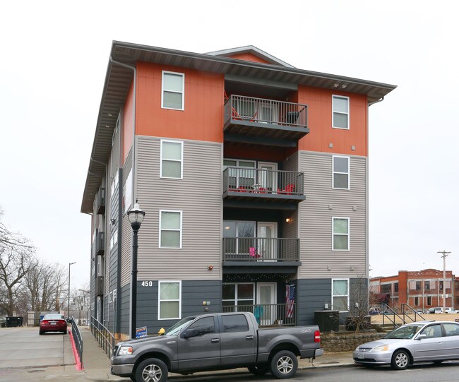 Walnut Quads in Springfield, MO - Foto de edificio - Building Photo