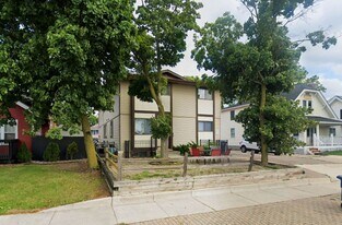 1425-1427 S State St in Ann Arbor, MI - Building Photo