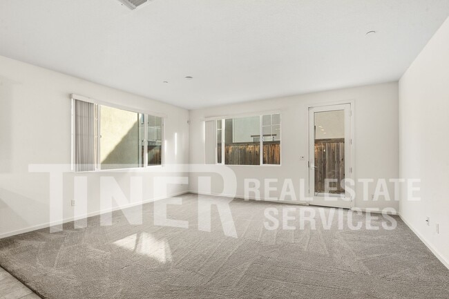 3786 Samuelson Way in Sacramento, CA - Building Photo - Building Photo